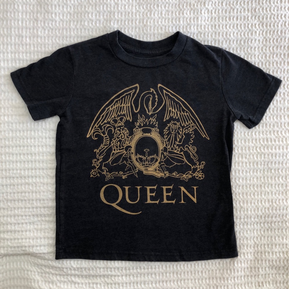 QUEEN Logo Kids Black Band Rock Tee with Gold Crest Size 5T